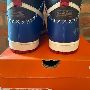 Nike SB Dunk “Untold Truth” Size 11